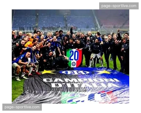 国米对阵萨勒尼塔纳半场战罢,蓝黑军团已取得三球领先